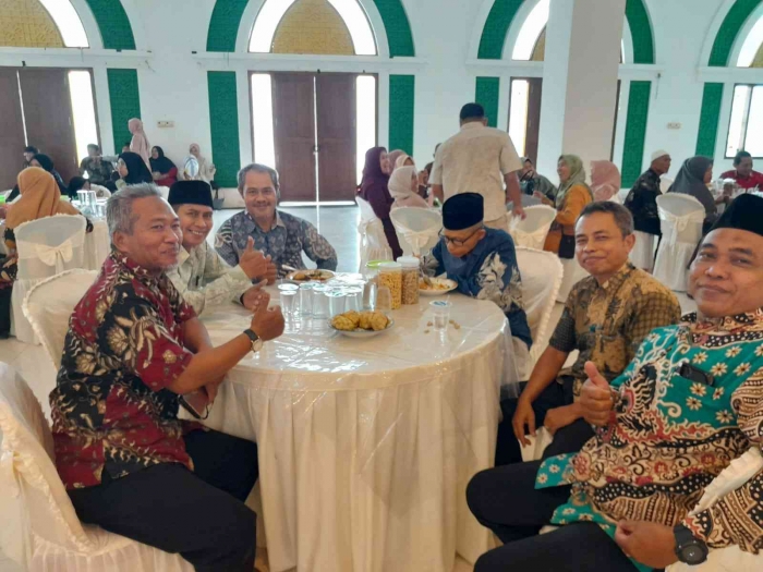 Kepala SD, SMP, dan SMA ada dalam lingkaran itu (dokpri)