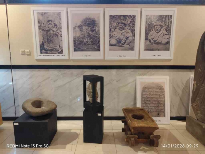 Lumpang baru dan lesung atau lumpang kayu (dokumen pribadi)