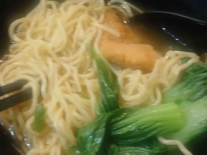 Makan mie ramen bajuri/dokpri