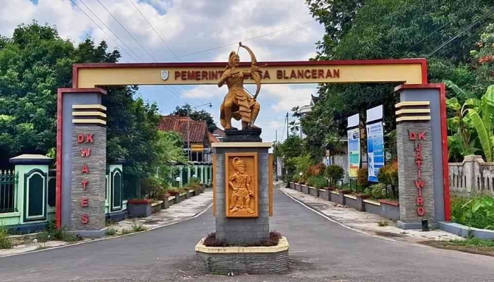 Gapura Desa Blanceran