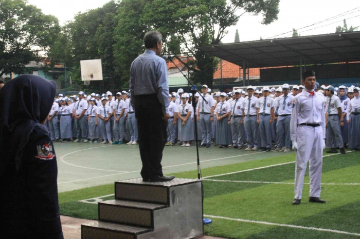 upacara bendera di SMP-SMA Labschool Jakarta/dokpri