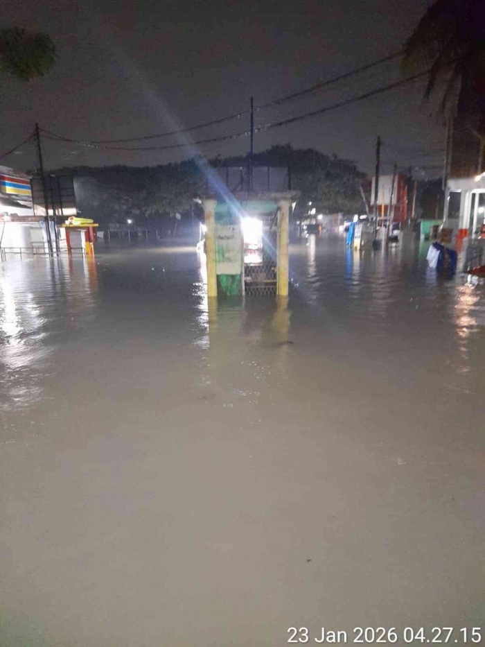 Foto Banjir Hari Ini di Daerah Villa Regensi Tangerang. Sumber Dokumentasi Pribadi