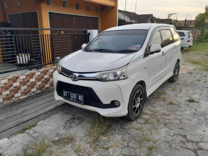 Mobil Pak Sugeng Mardisantoso sudah siap depan rumahnya (dokpri)