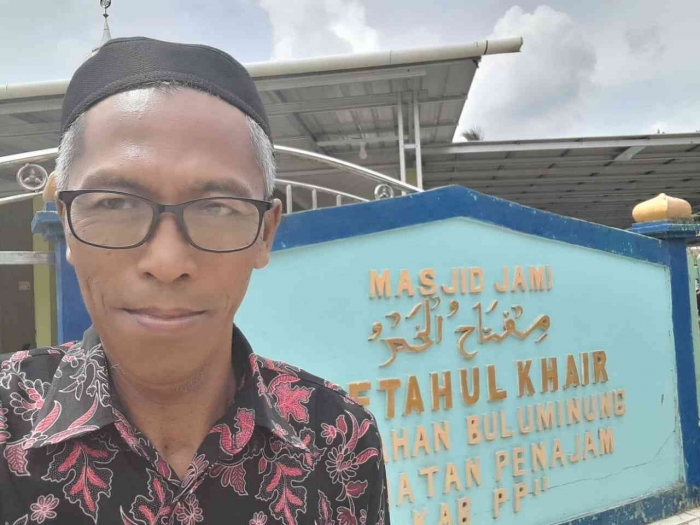 Di bawah terik matahari mencoba berswafoto (dokpri)