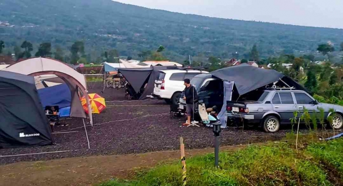 Menikmati Segarnya Pagi di Wonolelo hill camp(Dokumentasi pribadi: Isti Yogiswandani)