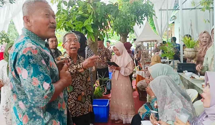 Jagong Manten untuk Menjaga Silaturahmi dan Keakraban Alumni D3 Biologi IKIP Surabaya 84(Dokumentasi pribadi: Isti Yogiswandani)