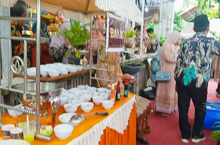 Jagong Manten untuk Menjaga Silaturahmi dan Keakraban Alumni D3 Biologi IKIP Surabaya 84(Dokumentasi pribadi: Isti Yogiswandani)