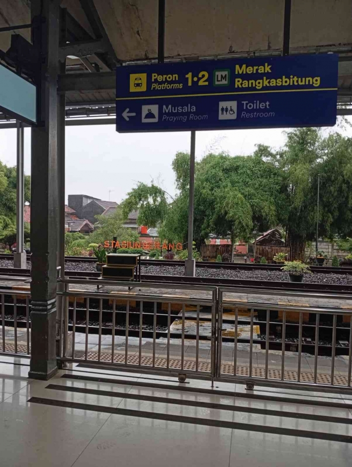 Peron Stasiun Serang (Foto Dokumen Pribadi.