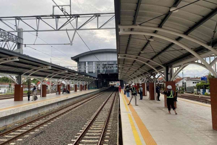 Stasiun Rangkasbitung jalur KRL menuju Tanah Abang (Foto Kompas.com/Acep Nazmudin).