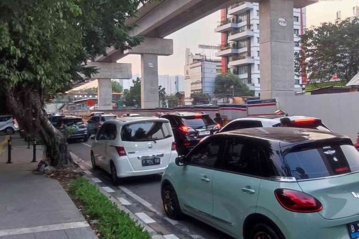 kami biasanya mmebagikan takjil di sekitar sekolah/dokpri