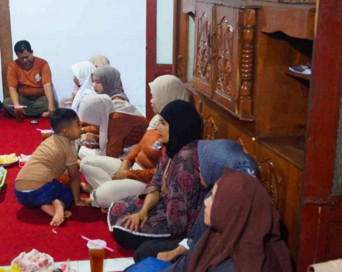 Khusuk menyimak kultum(Dokumentasi pribadi panitia CAF Mampiro)