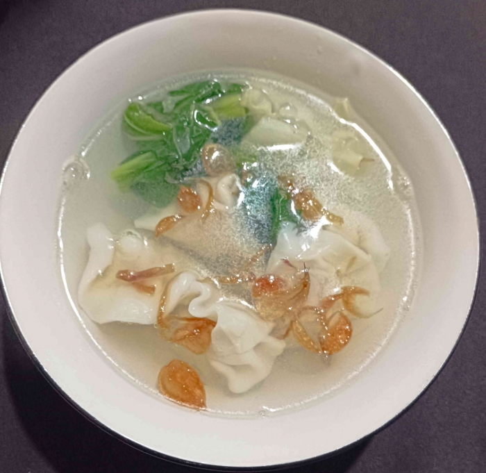 Pangsit rebus buatan sendiri sebagai takjil, tanpa pengawet (Dokumentasi pribadi: Isti Yogiswandani)