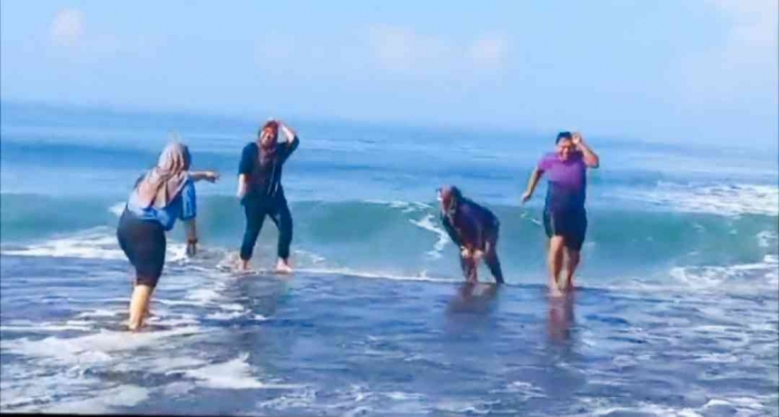Healing dan Menikmati Saat Lebaran Dalam Keindahan Pantai Dewa Ruci(Dokumentasi pribadi: Isti Yogiswandani)