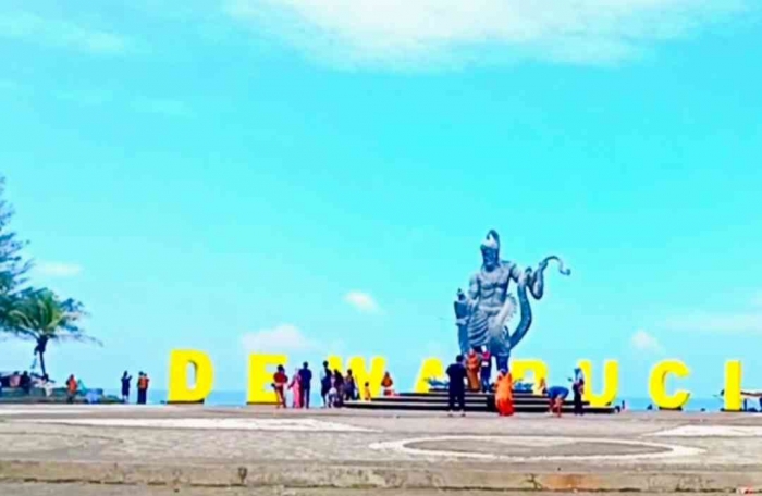 Pantai Dewa Ruci, Desa Jatimalang, Kecamatan Purwodadi, Kabupaten Purworejo, Jawa Tengah (Dokumentasi pribadi: Isti Yogiswandani)