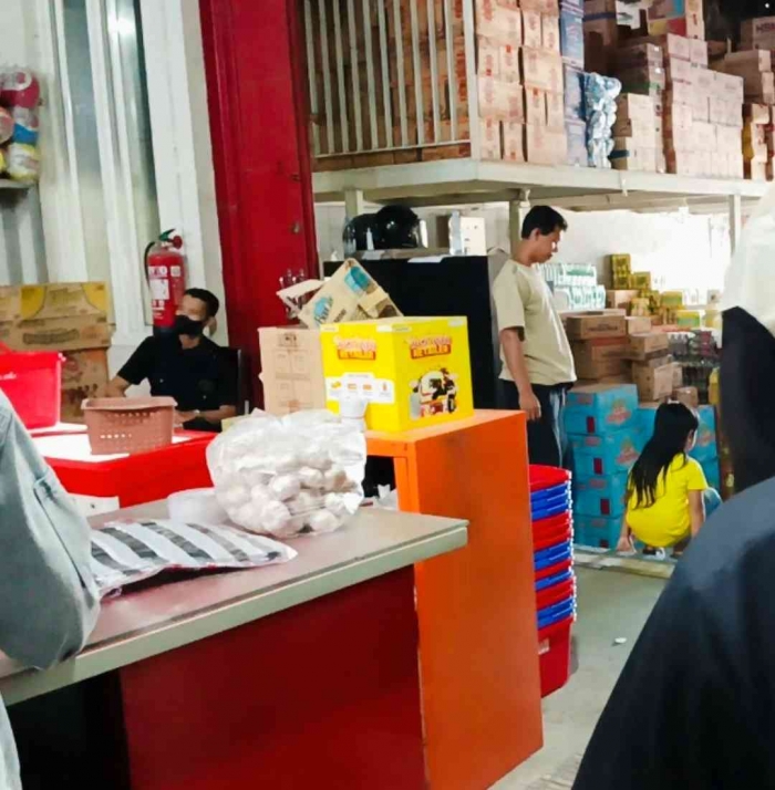 Belanja kebutuhan pokok bisa dicicil sebelum bulan puasa(Dokumentasi pribadi: Isti Yogiswandani)