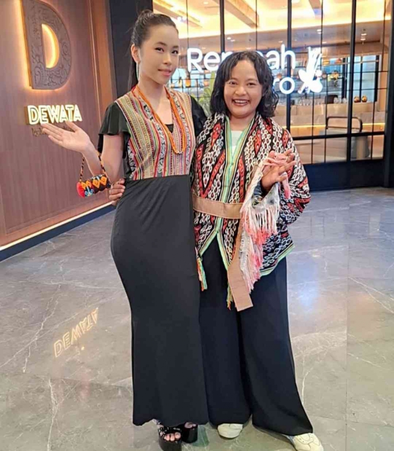 Britney adalah model La Varesh Talent tampil memukau. Muda dan berprestasi Foto: Joemarnie Fare