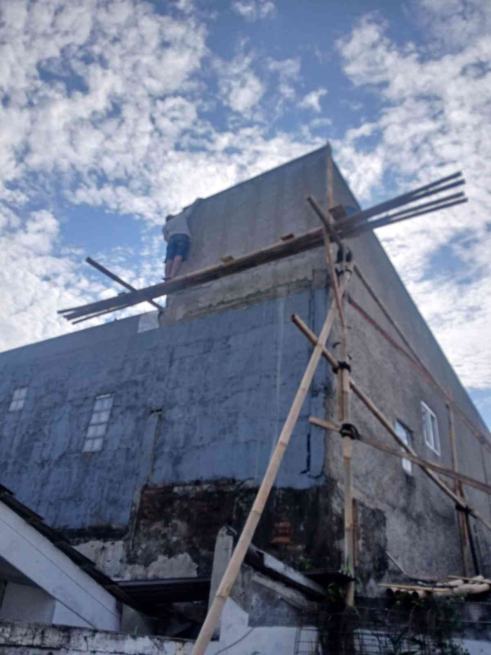 Rumah Omjay yang sedang diplester temboknya/dokpri