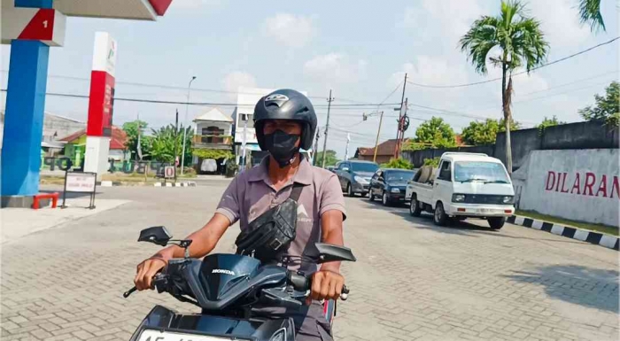 Antrean mobil dan sepeda motor di SPBU(Dokumentasi pribadi: Isti Yogiswandani)