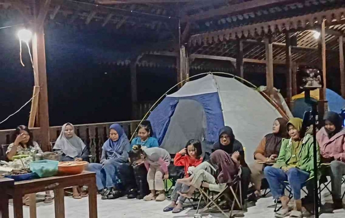 Mengawali Kebiasaan Makan Bersama CAF Mampiro yang Seru dan Berlimpah Manfaat Saat Camping(Dokumentasi pribadi: Isti Yogiswandani)