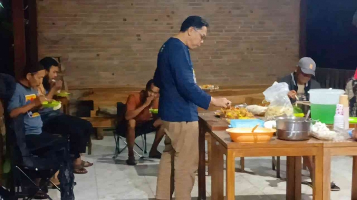 Mengawali Kebiasaan Makan Bersama CAF Mampiro yang Seru dan Berlimpah Manfaat Saat Camping(Dokumentasi pribadi: Isti Yogiswandani)