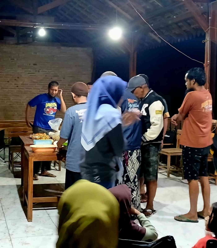Mengawali Kebiasaan Makan Bersama CAF Mampiro yang Seru dan Berlimpah Manfaat Saat Camping(Dokumentasi pribadi: Isti Yogiswandani)