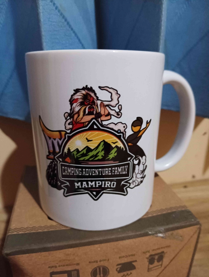 Hadiah door prize mug cantik CAF Mampiro. Terimakasih (Dokumentasi pribadi: Isti Yogiswandani)