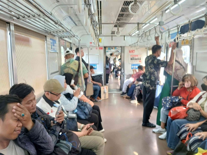 penumpang KRL Tujuan Bekasi/dokpri