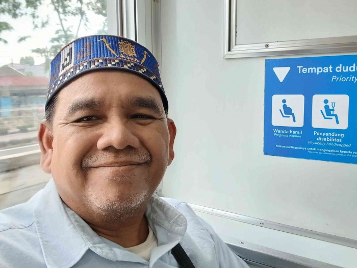 Omjay naik KRL Bekasi/dokpri