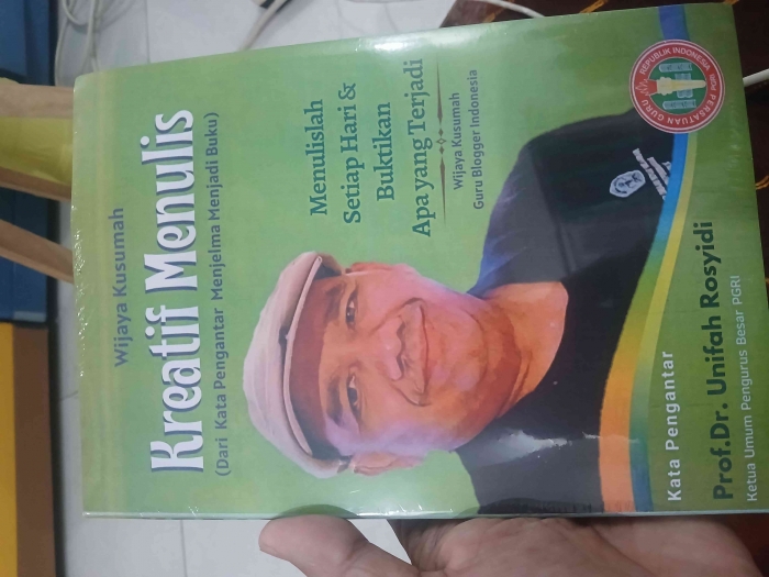 Buku kreatif menulis/dokpri