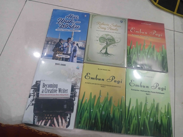 Buku buku karya penulis hebat/dokpri