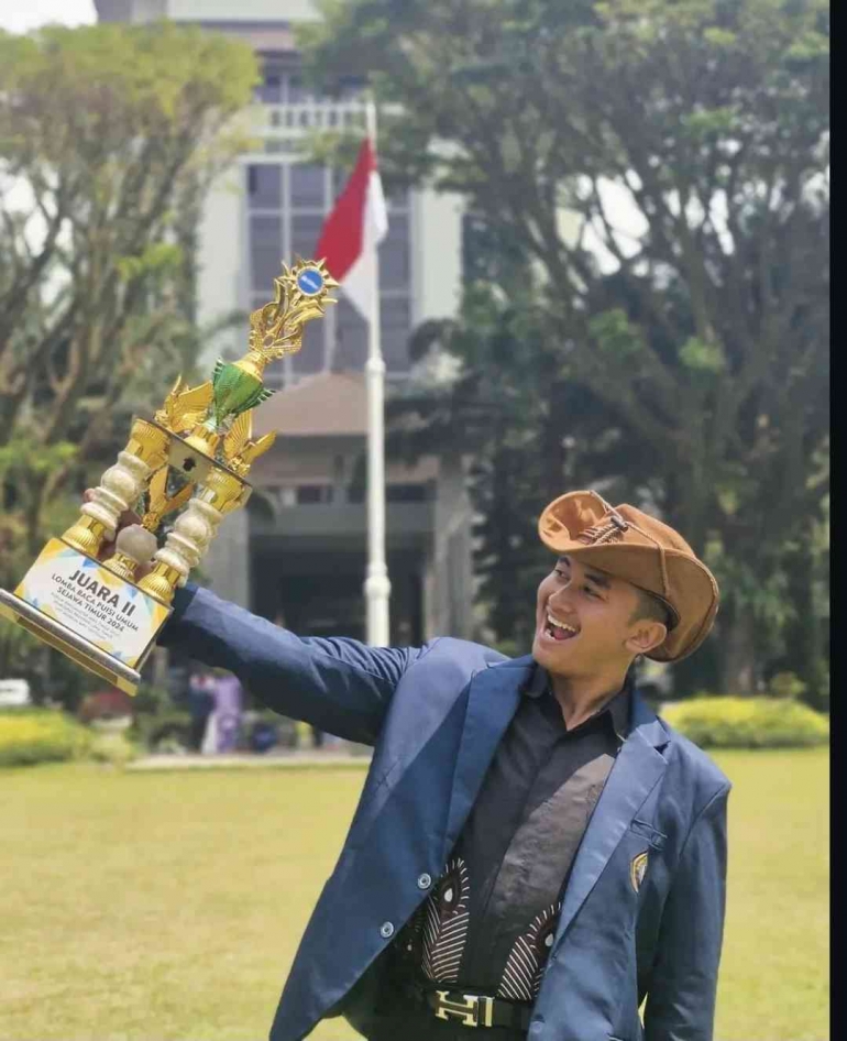 Shabil IBNUS SHABIL: Maestro Sastra dan Seni yang Mengukir 181+ Prestasi ...