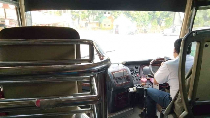 Pak Paidi di bus Damri/dokpri
