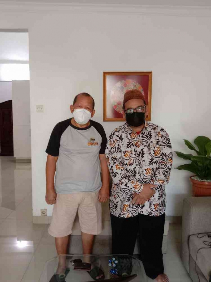 Omjay dan salah satu dosen Pembimbingnya Prof Robinson Situmorang/dokpri
