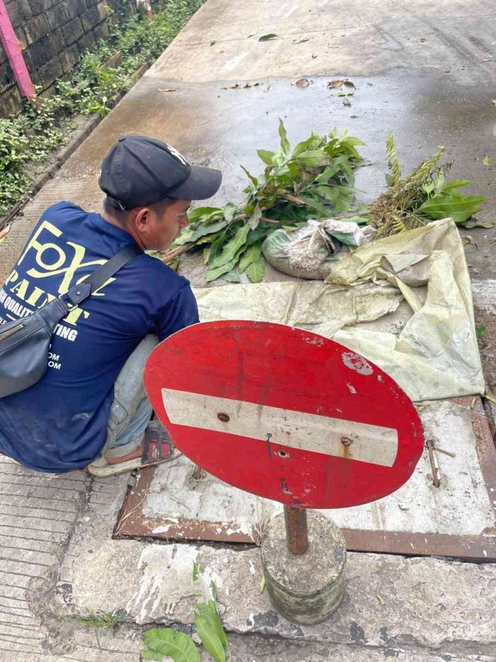 Tukang pak Helmi langsung menutup lubang/dokpri