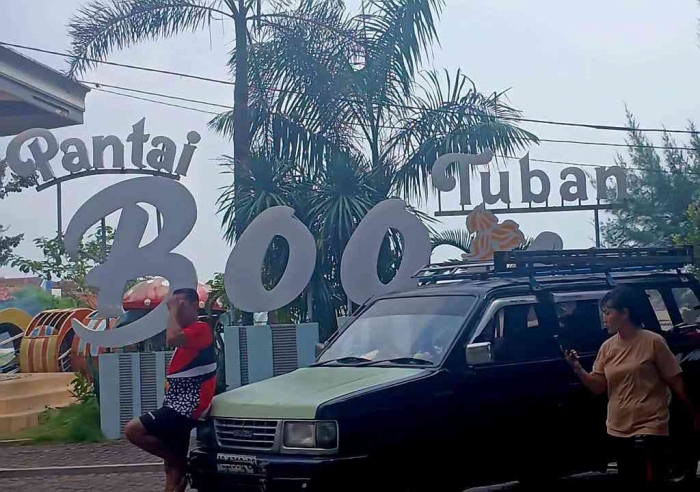 Selamat tinggal pantai boom Tuban (Dokumentasi pribadi: Isti Yogiswandani)