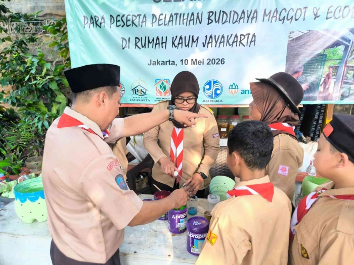 Kak Hakim dan kakak Aul sedang membagi tugas. Dokpri