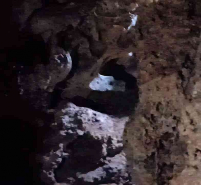 Serem, lobang sempit dan gelap (Dokumentasi pribadi: Isti Yogiswandani)