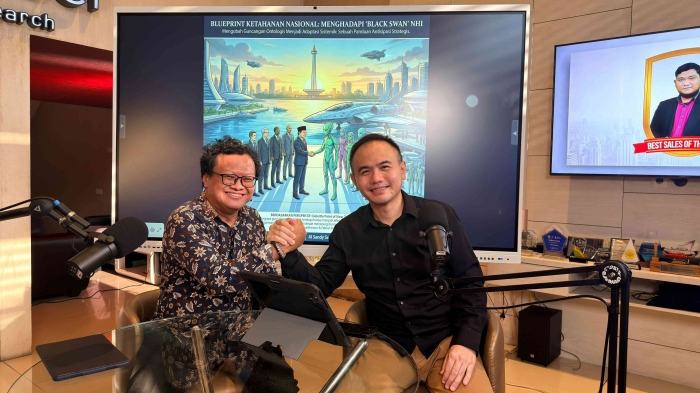 Foto saya dan Prof. Gema Goeryadi. Sumber: dokumentasi pribadi.