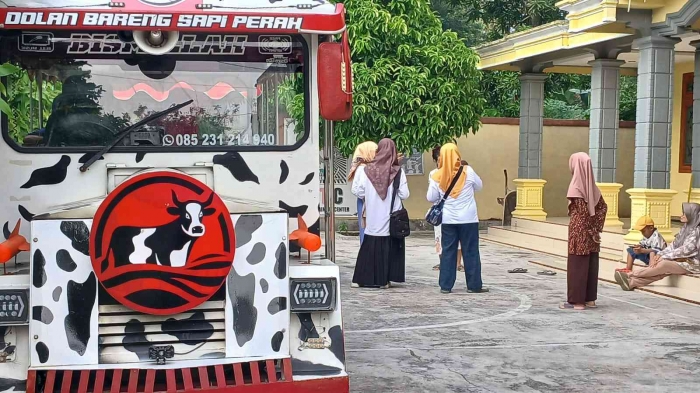 Dolan bareng sapi perah, siap berangkat menunggu ngumpul semua(Dokumentasi pribadi: Isti Yogiswandani)