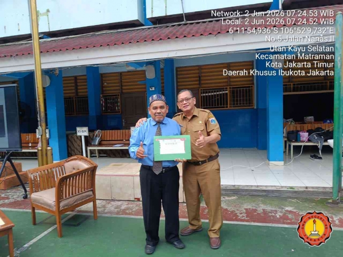 omjay narsum menulis di SMKN 40 Jakarta/dokpri
