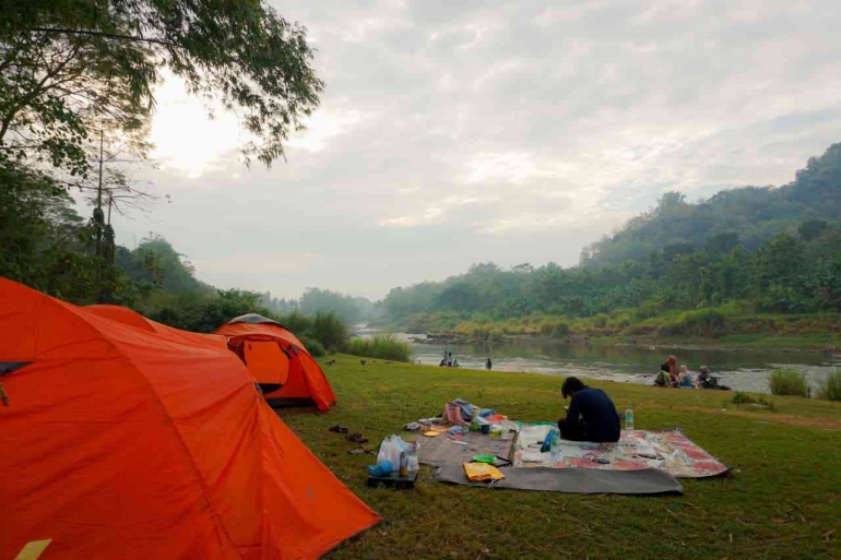 Potrobayan Menjemput Ketenangan Pagi di Tepi Sungai Potrobayan River Camp Halaman ...