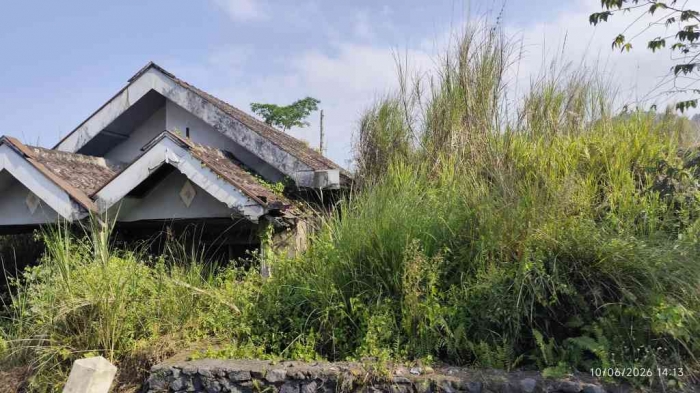 Salah satu rumah tersisa di Kamar Kajang akibat erupsi Semeru 2021 (dokumen pribadi)