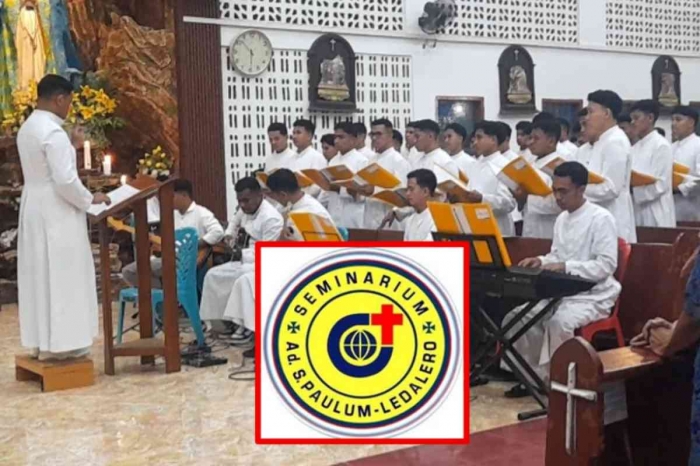 Paduan suara para frater SVD dalam misa sore tanggal 21 Juni 2026 di Gereja Matias Rasul Tofa, Kupang (foto: Gregorius Nafanu)