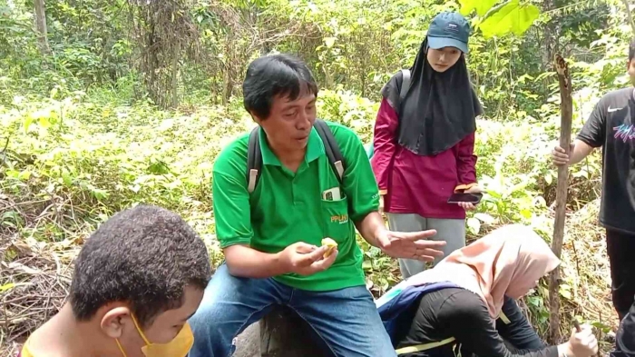 Serunya belajar di tengah hutan hujan tropis di Mojokerto (dokumentasi pribadi)