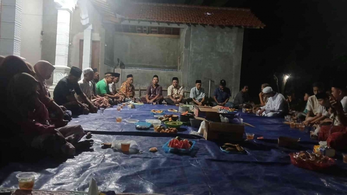 Acara Suran RT 11 (Dokumentasi pribadi: Isti Yogiswandani)