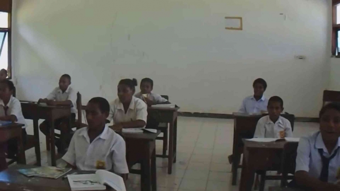 Suasana kelas di Mamberamo Raya, Papua (dokumentasi pribadi)