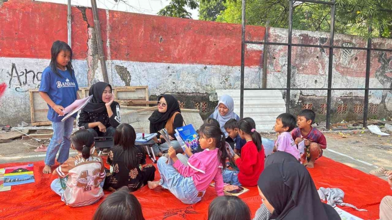 Mengulas Cerita (dokumentasi pribadi)