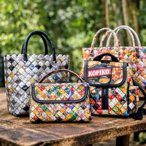 Kreativitas daur ulang Tas cantik dari sampah sachet. (Sumber foto: Jandris_Sky)