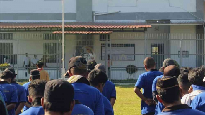 Suasana Khidmat Amanat Pembina apel didengarkan baik oleh warga binaan - Rutan Pasangkayu
