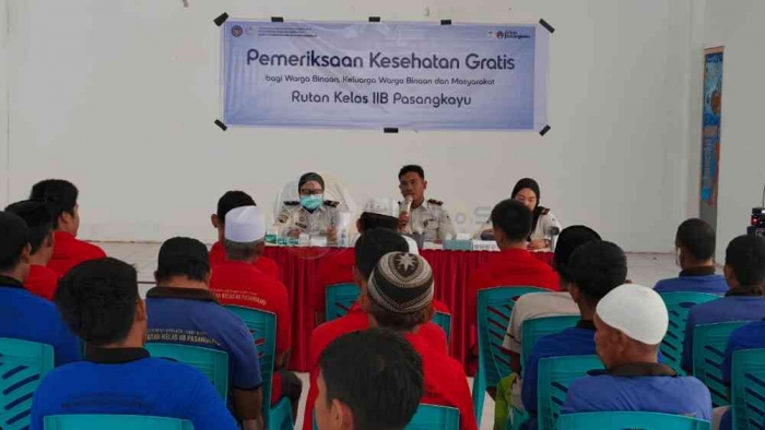 Layanan Kesehatan Gratis dibuka Oleh Kepala Subseksi Pelayanan Tahanan di Aula Besar Rutan Pasangkayu